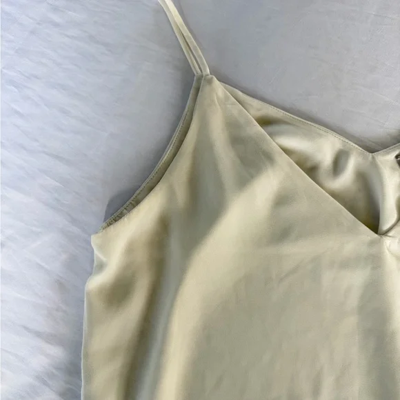 H&M Light Cream V-Neck Spaghetti Strap Women's Camisole - Picture 3 of 5